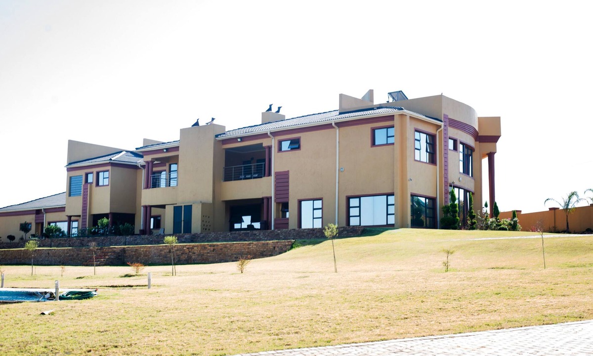 Moreleta Park House | 02 Phoka Trading