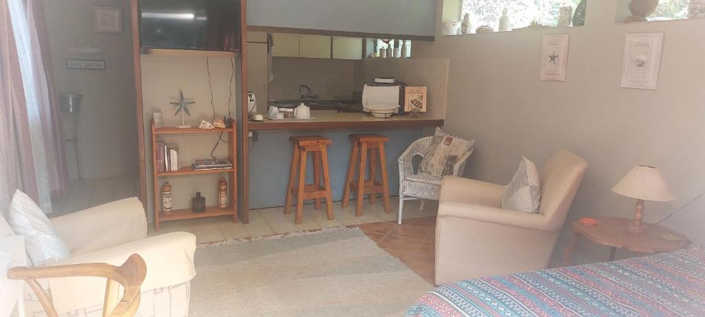 Umzumbe Apartment | 1 bed garden flat