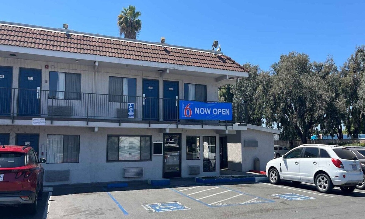 East San Jose Apartment | 1 Full Bed|Mob Acc RI Shwr NS Micfridge