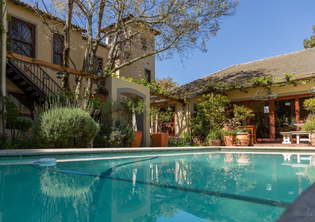 Stellenbosch Central Bed & Breakfast | 10 Alexander B&B