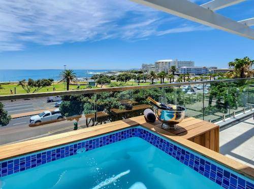 Three Anchor Bay Apartment | 100 m² Apartment ∙ 2 bedrooms ∙ 4 guests