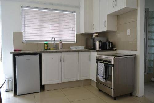 Greater Johannesburg Metropolitan Area Apartment | 100 m² Apartment ∙ 1 bedroom ∙ 2 guests