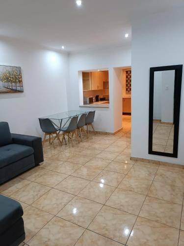 Greater Johannesburg Metropolitan Area Apartment | 100 m² Apartment ∙ 2 bedrooms ∙ 4 guests