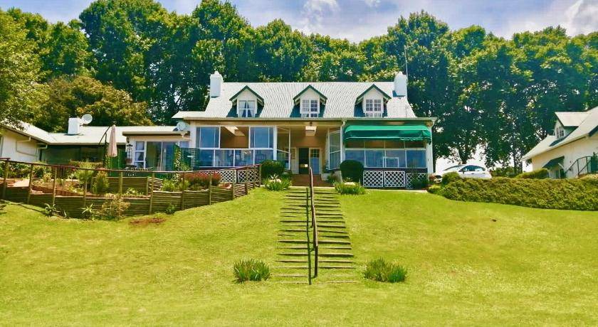 Hilton Bed & Breakfast | 100 m² Bed and breakfast ∙ 3 bedrooms ∙ 127 guests