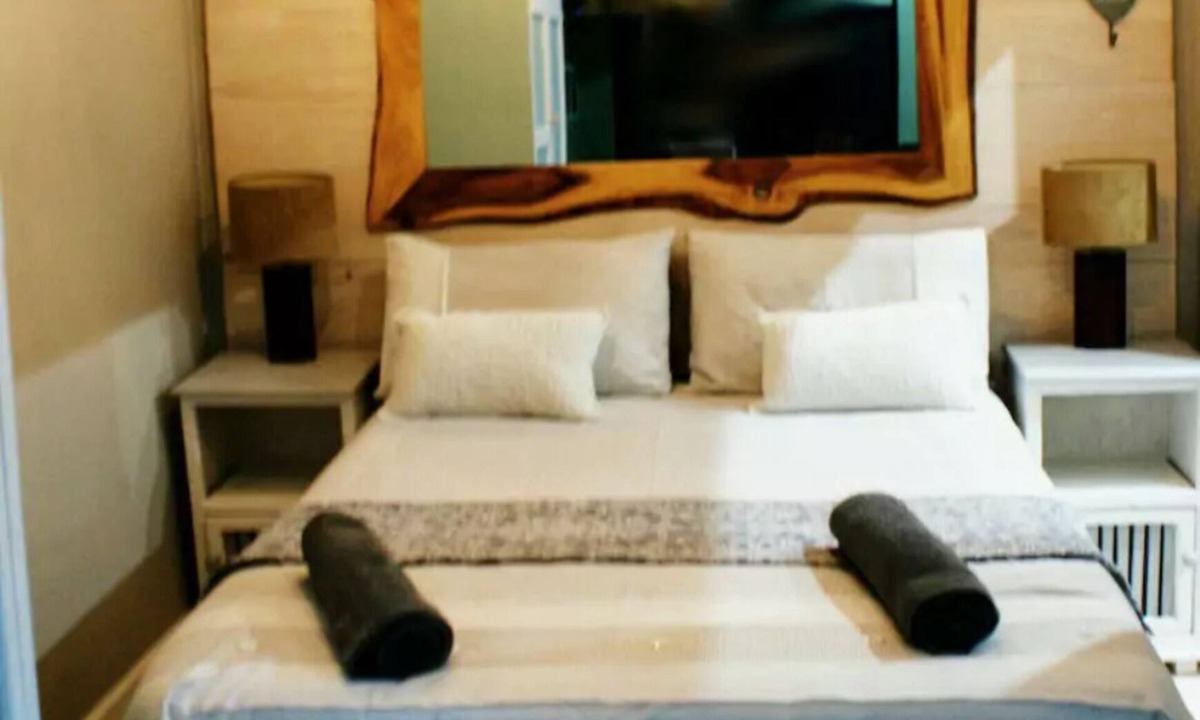 Gonubie Apartment | 101 on tenth avenue, HOME AWAY FROM HOME in SA