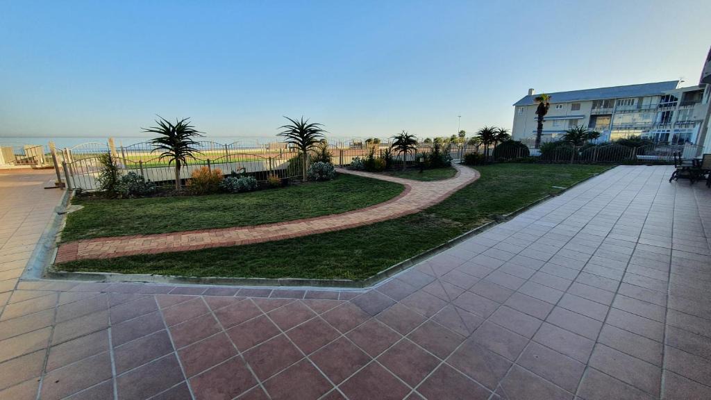 Lagoon Beach Apartment | 106 Neptune's Isle