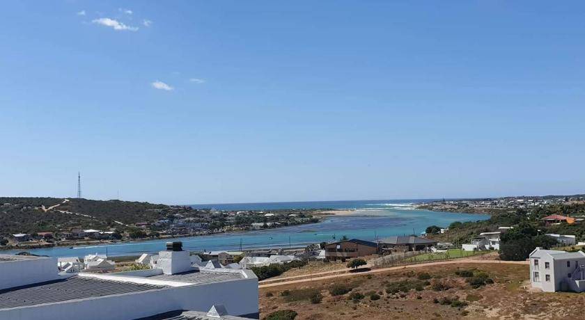 Still Bay Resort | 108 m² Resort ∙ 3 bedrooms ∙ 6 guests