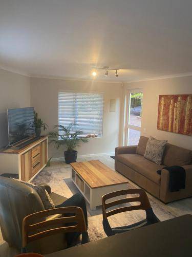 Somerset West Apartment | 109 m² Apartment ∙ 1 bedroom ∙ 2 guests