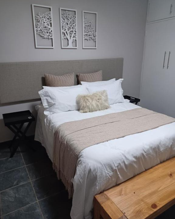 Kimberley Apartment | 11 Debonair Self Catering Apartment