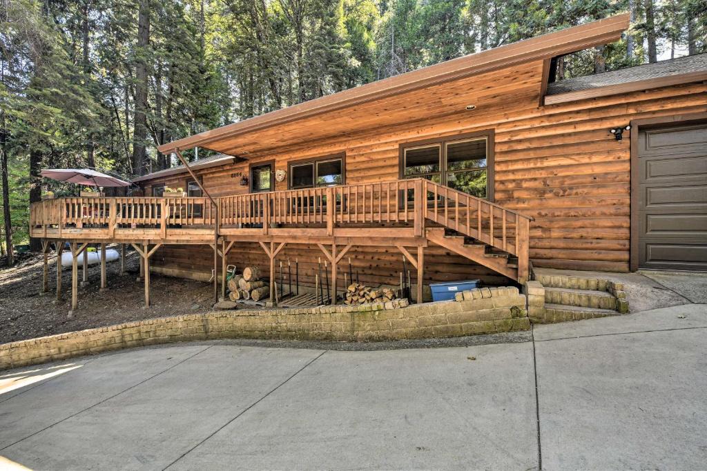 Pollock Pines House | 11 Mi to Apple Hill: Pollock Pines Resort Cabin