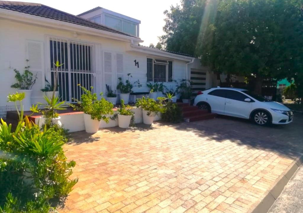 Kraaifontein Bed & Breakfast | 11 on Orange