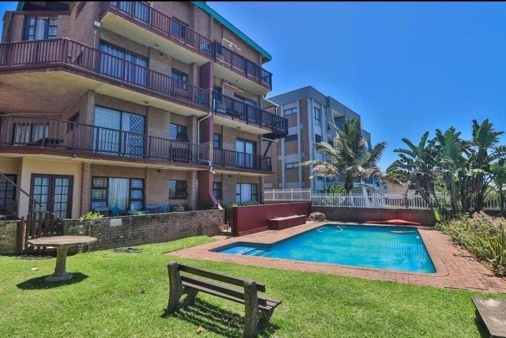 Scottburgh Apartment | 11 Seesonnet beach flat