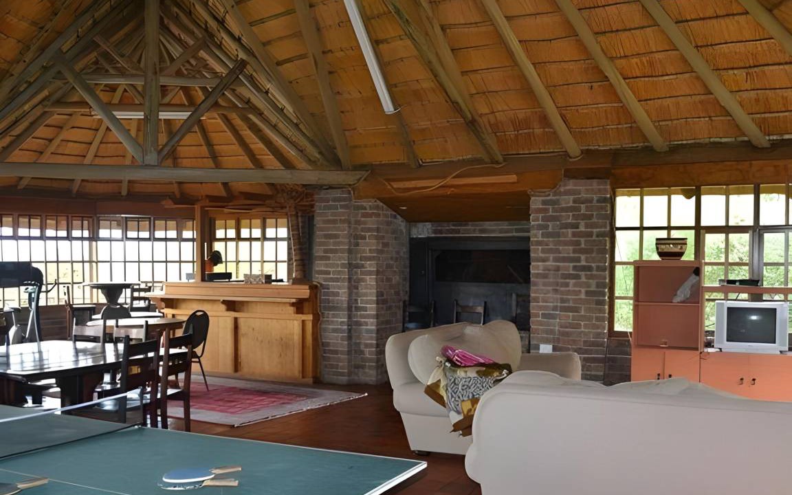 Maluti a Phofung House | 1138 m² Farmhouse ∙ 4 bedrooms ∙ 12 guests