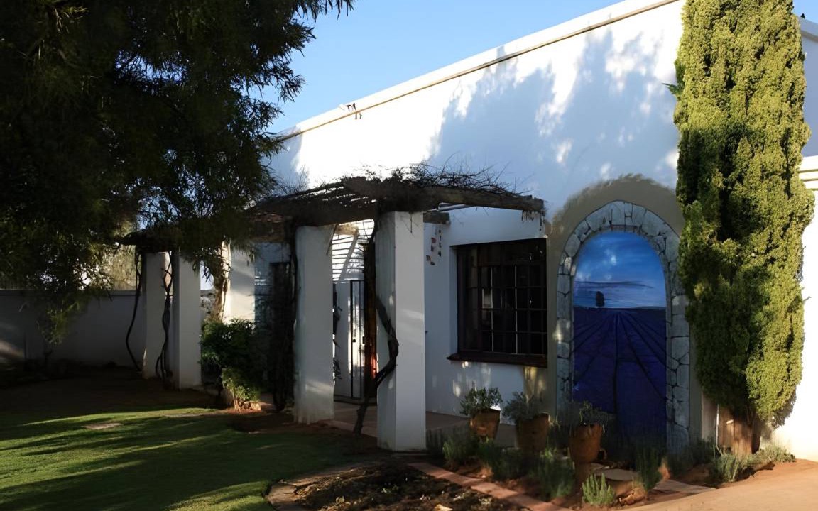 Bloemfontein Bed & Breakfast | 120 m² Bed and breakfast ∙ 2 bedrooms ∙ 5 guests