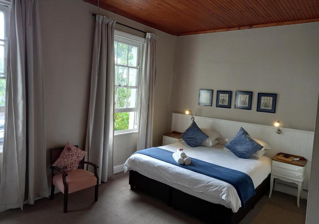 Grahamstown House | 137 High Street Guest House