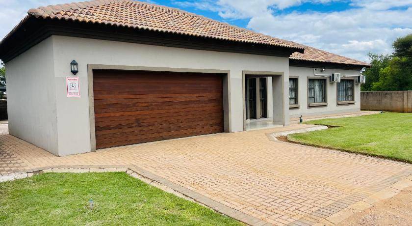 Bela-Bela Villa | 142 m² Villa ∙ 3 bedrooms ∙ 6 guests