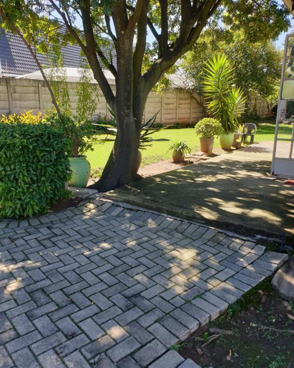 Ekurhuleni House | 14th avenue lodge