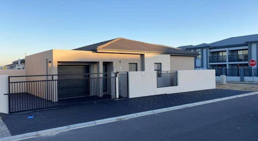 Cape Town House | 150 m² House ∙ 2 bedrooms ∙ 5 guests