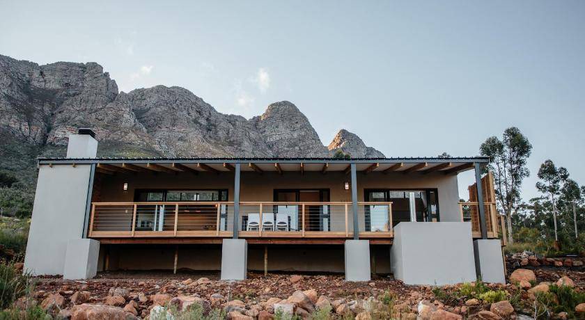 Slanghoek Apartment | 160 m² Apartment ∙ 2 bedrooms ∙ 4 guests