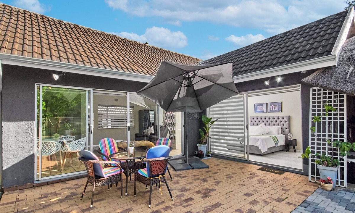 Randpark Ridge Apartment | 2 Bed apartment in Randpark Ridge