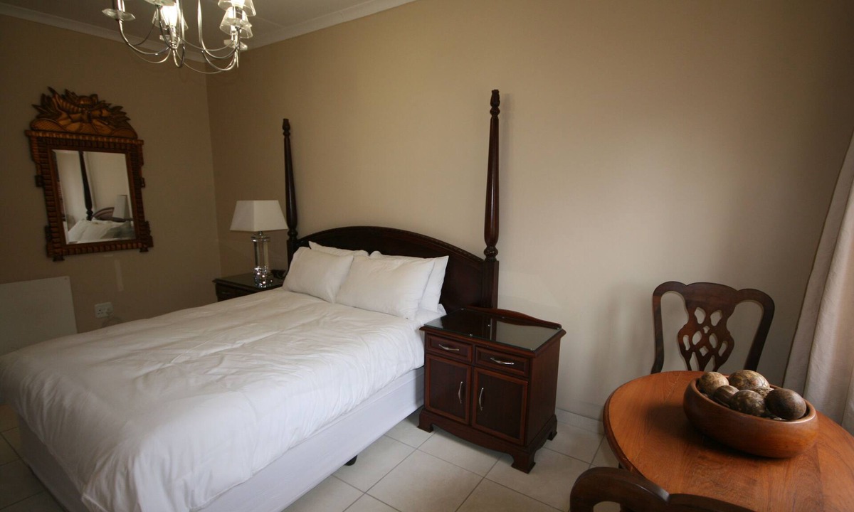 Greater Johannesburg Metropolitan Area Apartment | 2 Bedroom Self-Catering accommodation in Johannesburg, Fourways (Sleep 5)