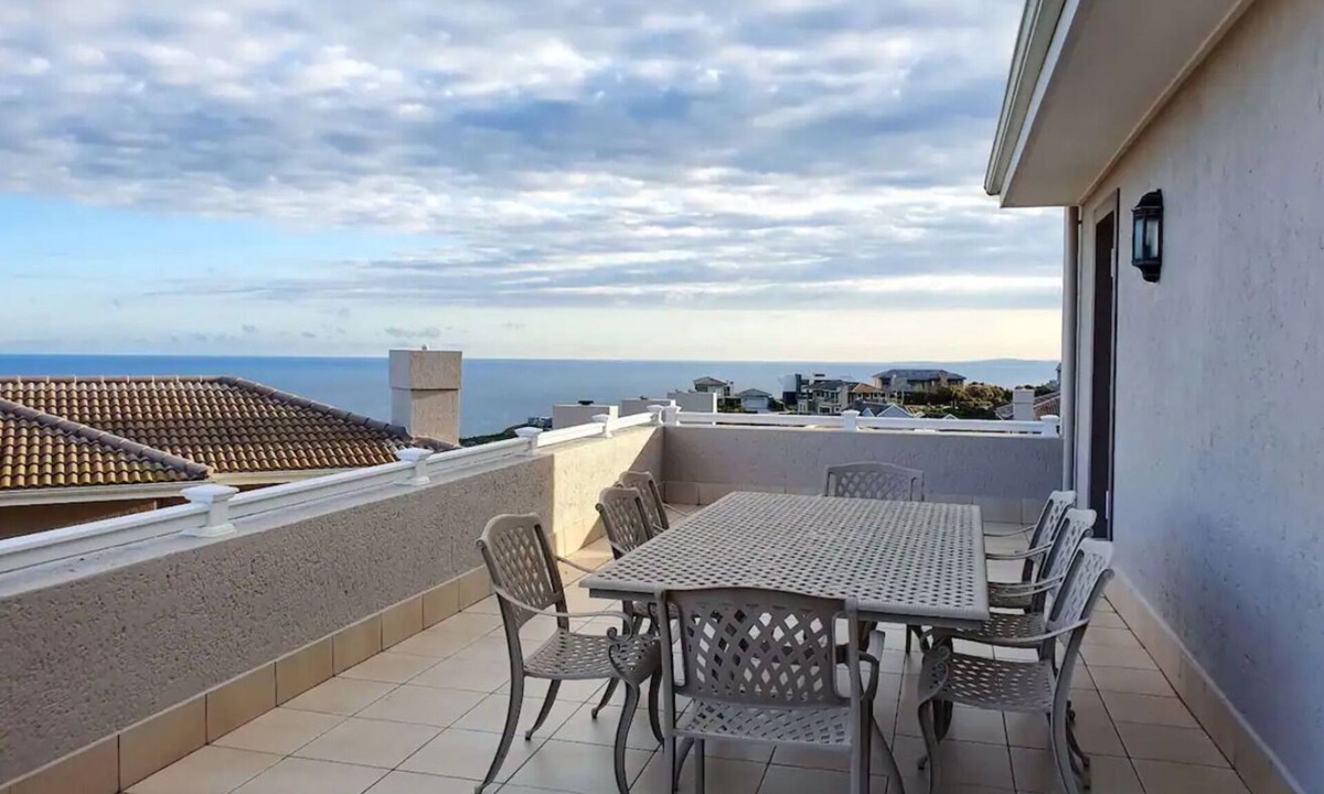 Hartenbos House | 2 Bedroom Villa in Pinnacle Point Golf Estate