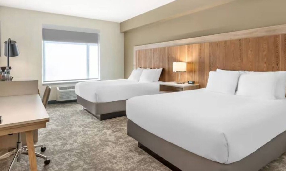 Pendleton Hotel | 2 Inviting Rooms Close to Airport – Escape to a Quiet Peaceful Stay