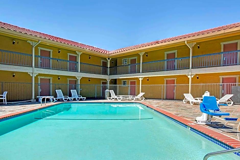 South San Jose Hotel | 2-Star Hotel ∙ Days Inn by Wyndham San Jose Convention Center