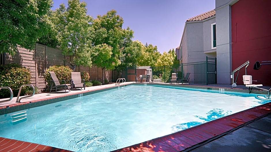 East San Jose Hotel | 2-Star Hotel ∙ Best Western Lanai Garden Inn & Suites