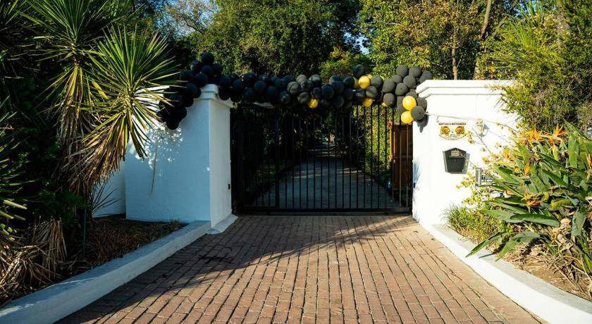 Greater Johannesburg Metropolitan Area House | 20 m² House ∙ 4 bedrooms ∙ 8 guests