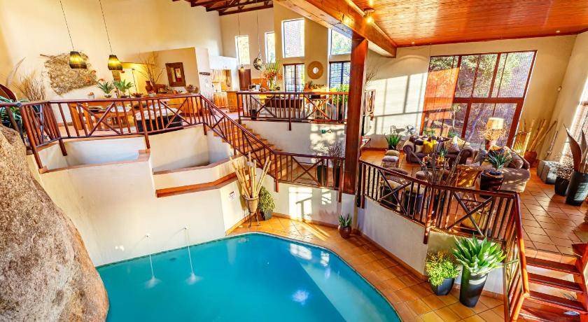 Hazyview Cabin | 200 m² Lodge ∙ 6 bedrooms ∙ 12 guests