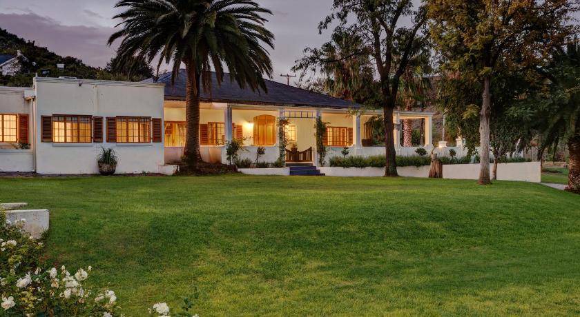 Graaff-Reinet Bed & Breakfast | 215 m² Bed and breakfast ∙ 2 bedrooms ∙ 6 guests