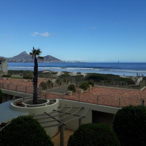 Lagoon Beach Apartment | 215 Sea View