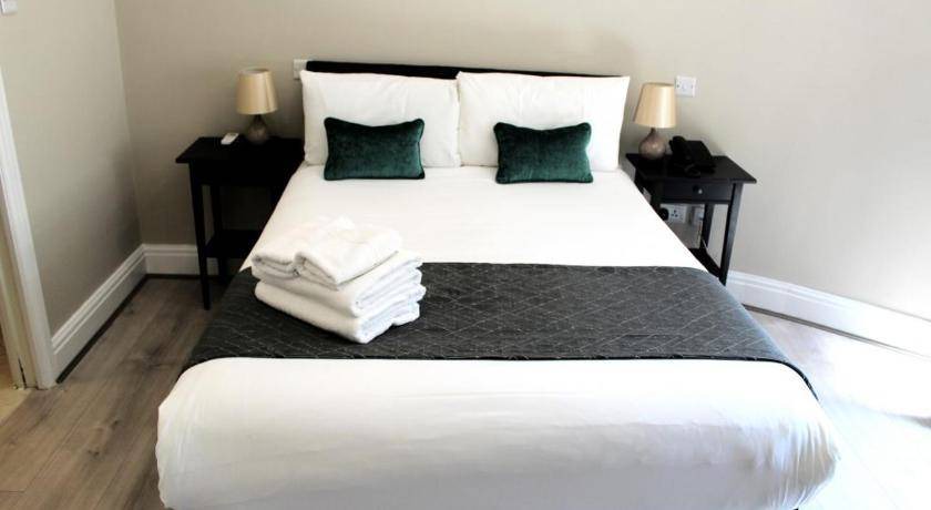 Greater Johannesburg Metropolitan Area Bed & Breakfast | 245 m² Bed and breakfast ∙ 3 bedrooms ∙ 9 guests