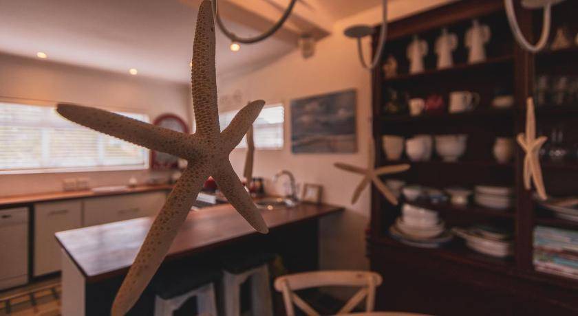 Pringle Bay House | 250 m² House ∙ 4 bedrooms ∙ 9 guests