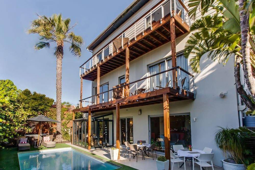 Three Anchor Bay Bed & Breakfast | 26 m² Bed and breakfast ∙ 127 guests