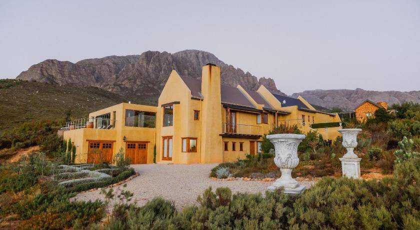 Wolseley House | 260 m² House ∙ 4 bedrooms ∙ 8 guests