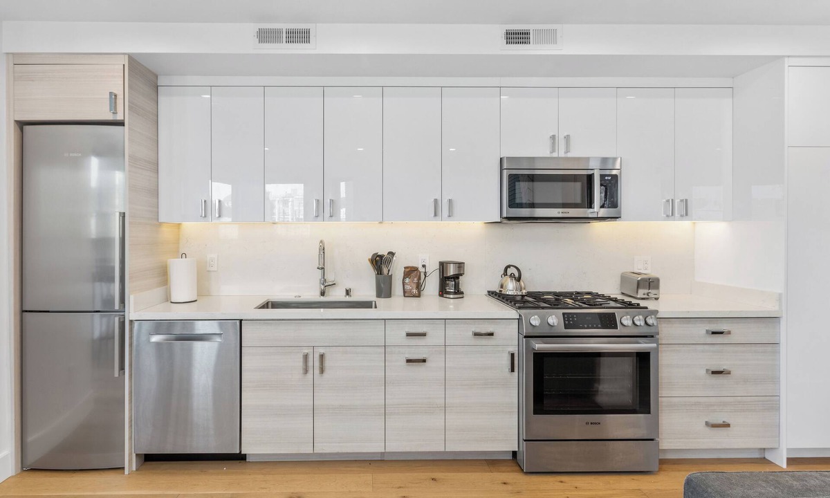 Mission District Apartment | 2BR 1BA Condo w Rooftop Deck - San Francisco Life Real Estate n