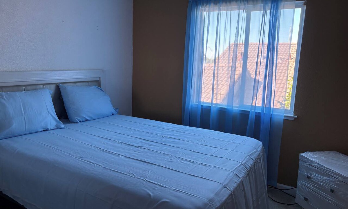 Antioch House | 3-bedroom house in enchanting Antioch with cool AC
