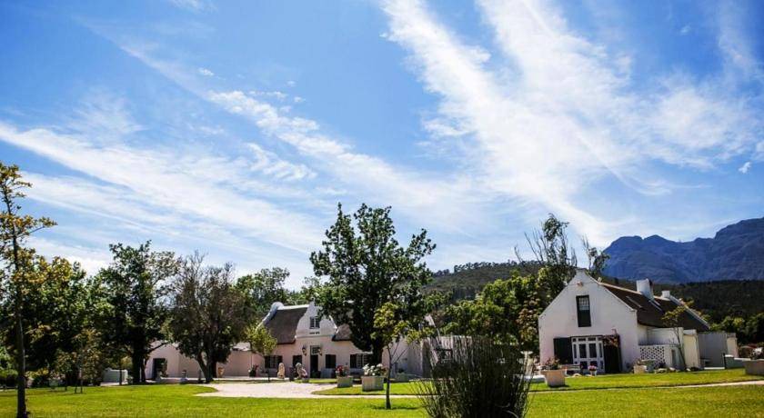 Paarl Apartment | 300 m² Apartment ∙ 8 bedrooms ∙ 16 guests