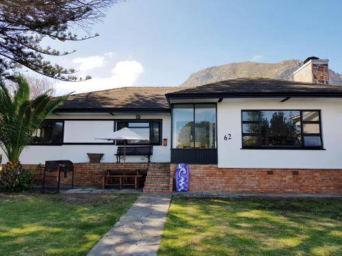 Voelklip House | 300 m² House ∙ 4 bedrooms ∙ 10 guests