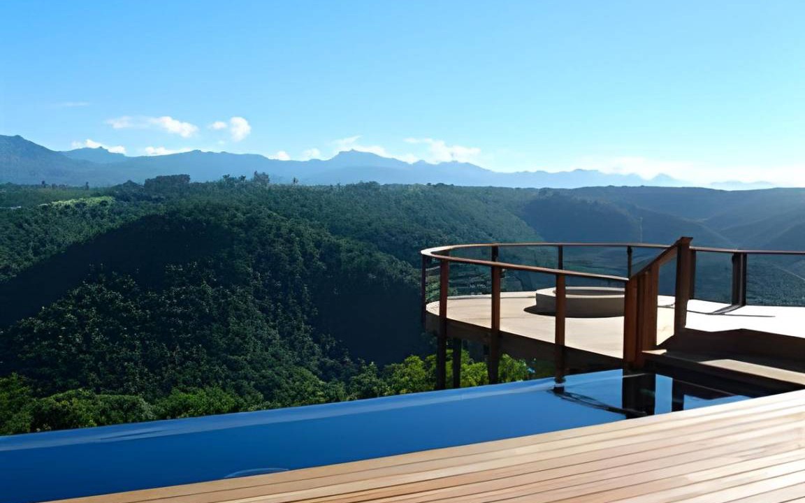 Keurboomstrand Cabin | 300 m² Lodge ∙ 3 bedrooms ∙ 127 guests
