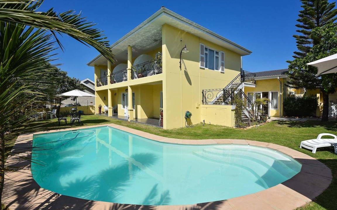 Plettenberg Bay Bed & Breakfast | 32 m² Bed and breakfast ∙ 2 bedrooms ∙ 127 guests