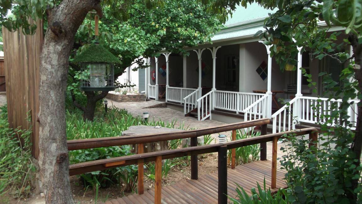 De Rust Cabin | 35 m² Lodge ∙ 127 guests