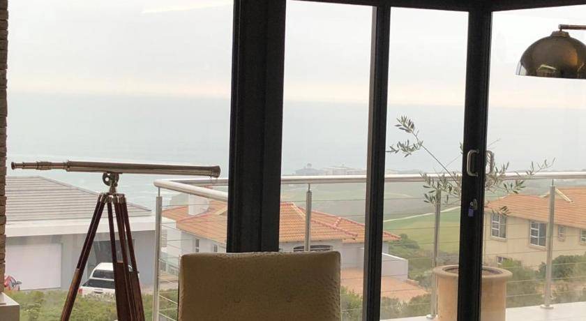 Pinnacle Point House | 360 m² House ∙ 3 bedrooms ∙ 6 guests