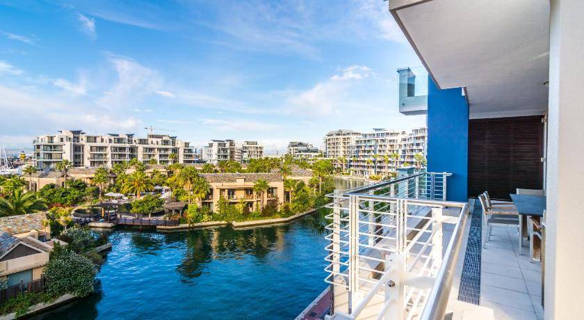Victoria and Alfred Waterfront Apartment | 380 m² Apartment ∙ 3 bedrooms ∙ 127 guests