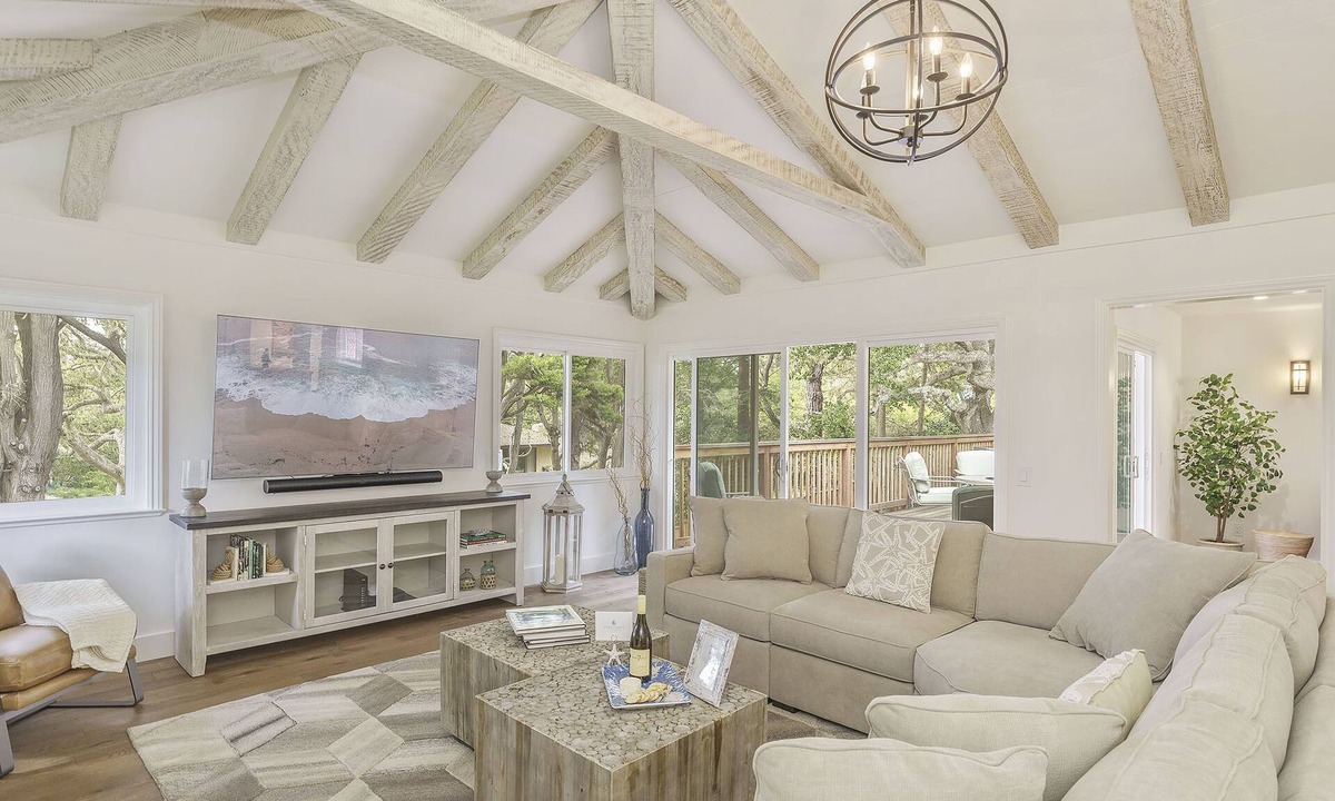 Del Monte Forest House | 3877 Sea Esta~ Beautifully Remodeled, Near Golfing