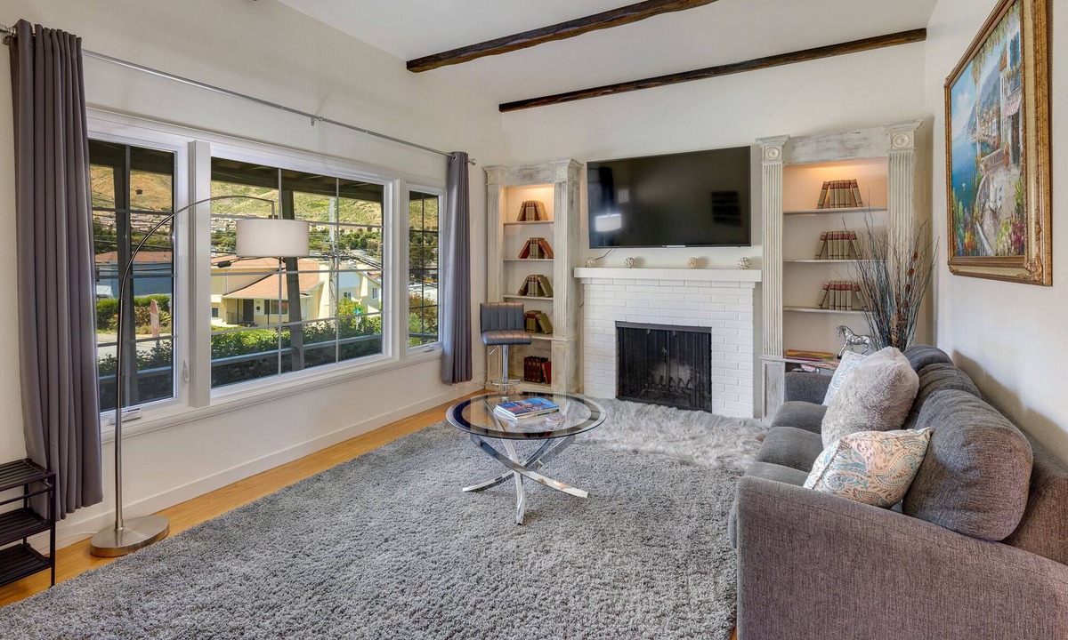 Paradise Valley Apartment | 3BR family house near SF — sleeps 12