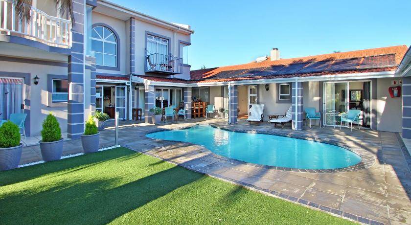 Sunset Beach Bed & Breakfast | 40 m² Bed and breakfast ∙ 127 guests