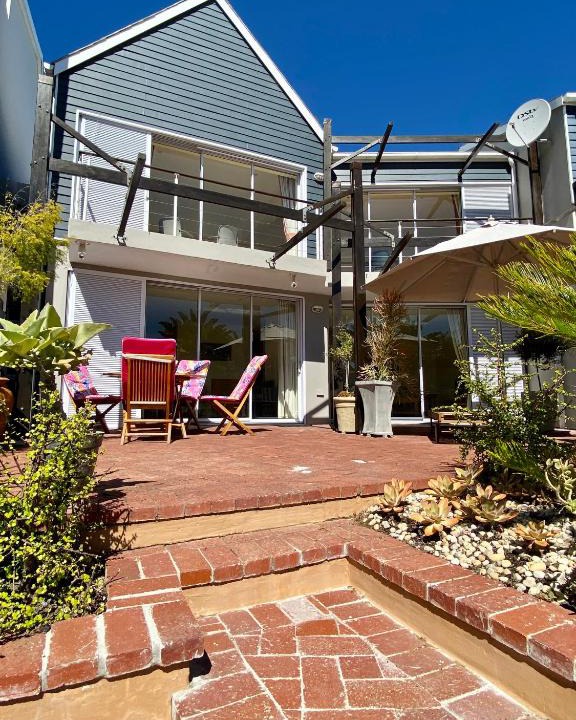 Waterfront House | 42 Spinnaker, The Quays